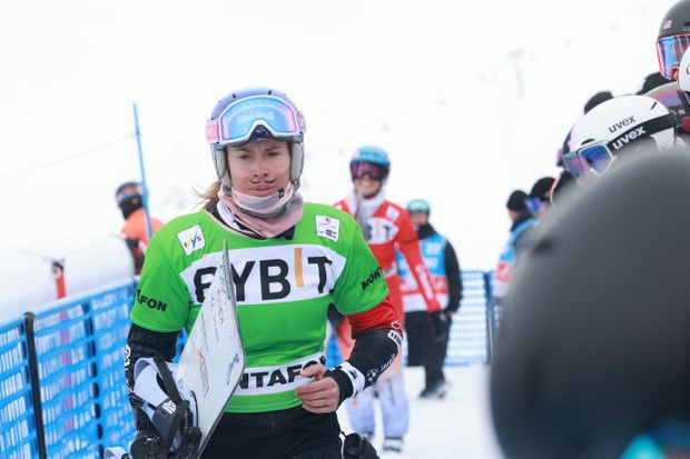 Eva Adamczyková na Světovém poháru snowboardcrossu v Montafonu Eva Adamczyková na Světovém poháru snowboardcrossu v Montafonu