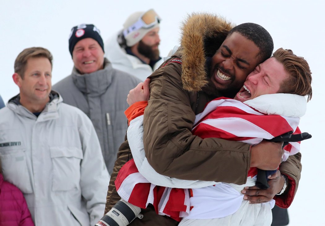 Shaun White po třetím zlatu na U-rampě zářil štěstím