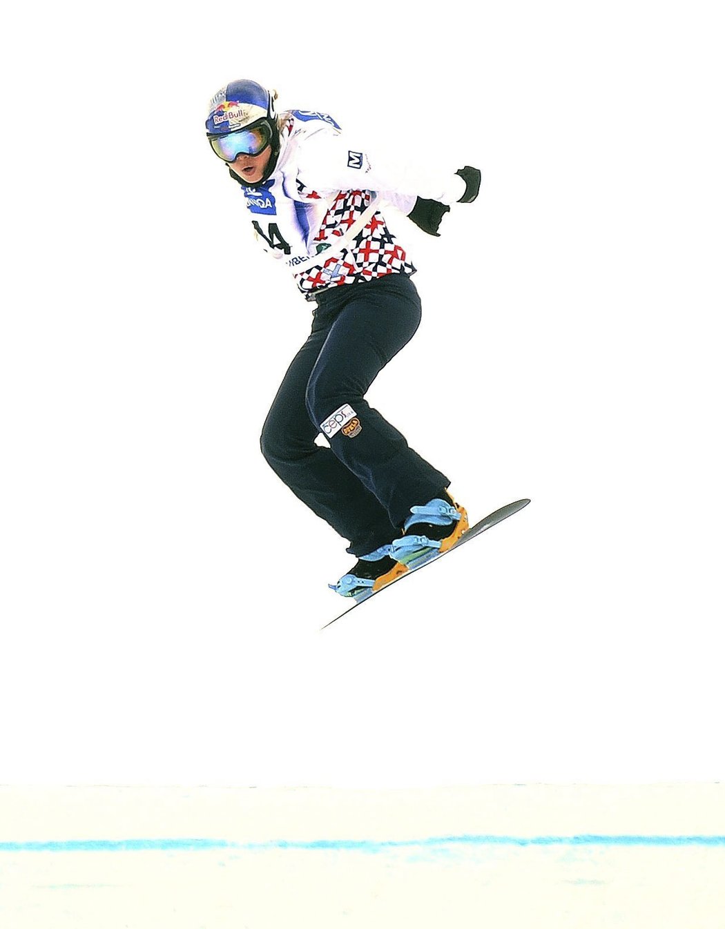 Eva Samková v kvalifikaci snowboardcrossařek na mistrovství světa v Rakousku