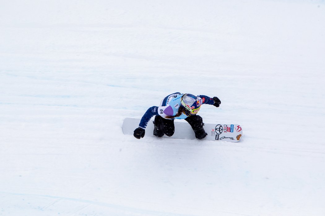 Eva Adamczyková se po zranění nejvíc bála, že už jí snowboard kvůli bolesti nebude dělat radost...