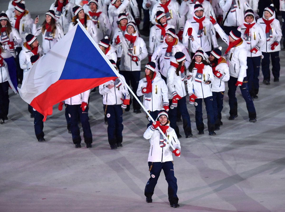 2018. Při úvodní ceremonii na OH v Pchjongčchangu dostala Eva Samková možnost nést českou vlajku.