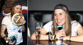 Olympijská vítězka Samková na divoké párty: Už jsem na to stará!
