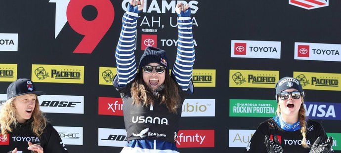 Eva Samková slaví svůj triumf na stupních vítězů