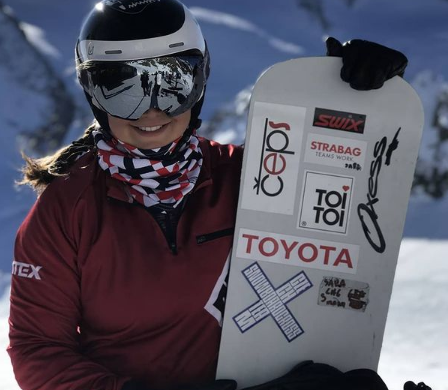 Teprve 18letá Sára Strnadová je velkou nadějí českého Snowboardcorssu