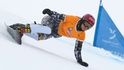 Ester Ledecká na trati paralelního obřího slalomu ve švýcarském Scuolu
