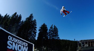 Ledové koryto i skoky. Snowjam zase láká na snowboardovou špičku