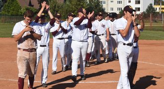 Softbalová extraliga vrcholí: nováčci z Břeclavi chtějí přelstít Žraloky