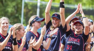 Softbalistky slaví. Prošly mezi čtyřku, ze které vzejde účastník olympiády