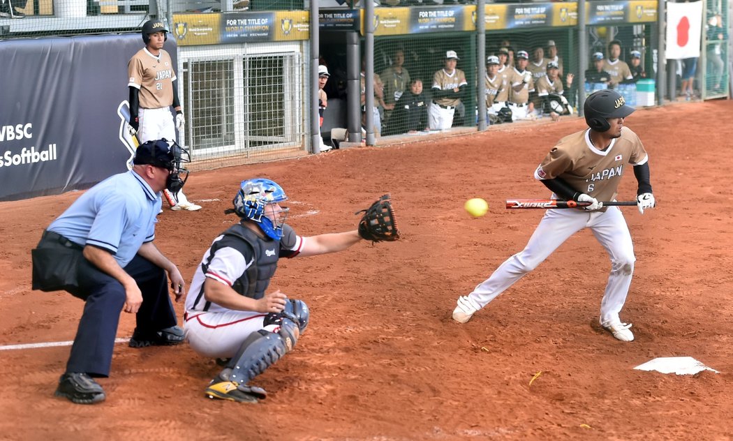 Čeští softbalisté vedli ve třetím zápase na domácím mistrovství světa nad Japonskem 3:0, favorit však otočil a vyhrál 4:3