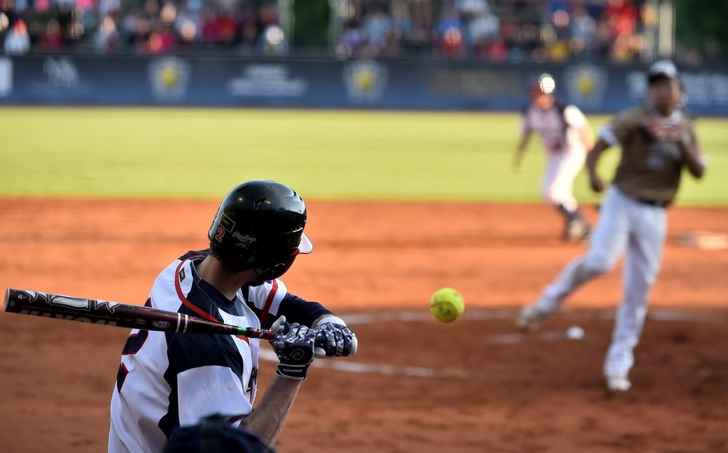 Čeští softbalisté vedli ve třetím zápase na domácím mistrovství světa nad Japonskem 3:0, favorit však otočil a vyhrál 4:3