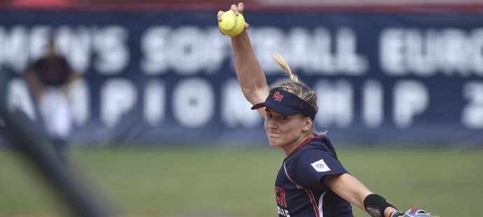 Softbalová nadhazovačka Veronika Pecková