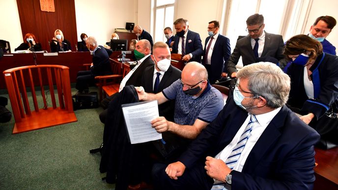 Soudní proces v otázce dotační kauzy v českém sportu, jedním z obviněných je i někdejší šéf FAČR Miroslav Pelta