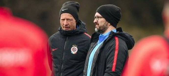 Ben Ashworth (vpravo), nový šéf fyzické přípravy hráčů pražské Sparty, spolu s hlavním trenérem Zdeňkem Ščasným