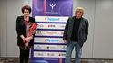 Heleně Fibingerové přišel poblahopřát i její kamarád Karel Vágner