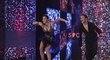 Snowboardistka Eva Samková tančí na pódiu během slavnostního vyhlášení novinářské ankety Sportovec roku
