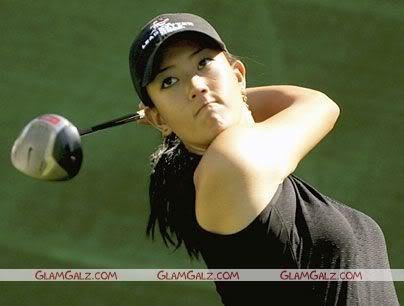 29. Michelle Wie. Tahle jednadvacetiletá kráska z Havaje se stala profesionální golfistkou už v roce 2005, od té doby je ozdobou každého turnaje, kam přijede.