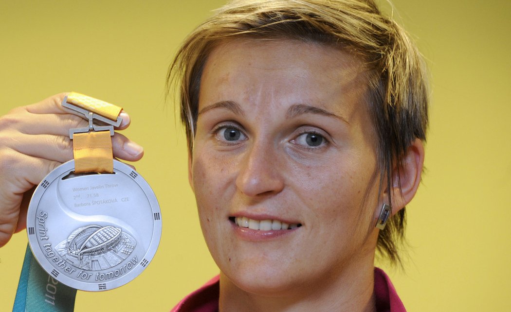 Barbora Špotáková se naskok objevila v Praze a předvedla stříbrnou medaili
