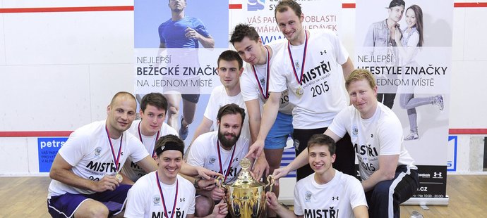 Týmový titul ve squashi vybojoval ixi club Buldoci s českou jedničkou Janem Koukalem a třetím hráčem světa Gregorym Gaultierem.