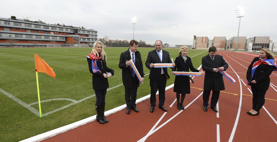 Znovuotevření stadionu Přátelství