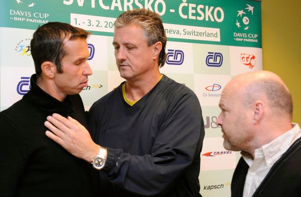 Radek Štěpánek jde na operaci páteře, oznámil daviscupový tým na tiskové konferenci týden před soubojem se Švýcarskem Radek Štěpánek jde na operaci páteře, oznámil daviscupový tým na tiskové konferenci týden před soubojem se Švýcarskem