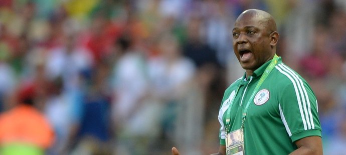 Kouč nigerijské reprezentace čelí obvinění z rasismu