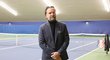 Jan Stočes je neokoukanou tváří, která má českému tenisu vrátit důvěru