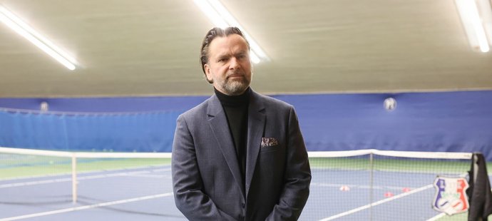 Jan Stočes je neokoukanou tváří, která má českému tenisu vrátit důvěru