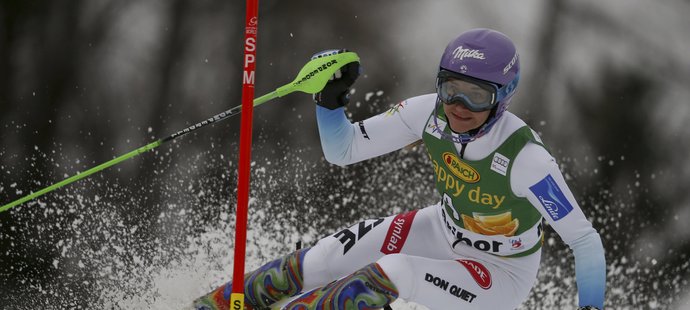 Slalom SP žen v Mariboru, ve kterém Šárce Strachové po úvodním kole patřilo dělené první místo, byl kvůli zhoršujícím se podmínkám zrušen