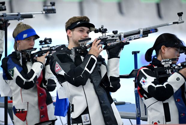 Dvojice českých olympijských střelců Jiří Přívratský a Veronika Blažíčková Dvojice českých olympijských střelců Jiří Přívratský a Veronika Blažíčková