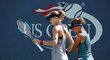 Lucie Šafářová a Barbora Strýcová porazily ve čtvrtfinále US Open kanadsko-čínský pár Gabriela Dabrowská, Sü I-fan 6:3, 2:6 a 6:4.