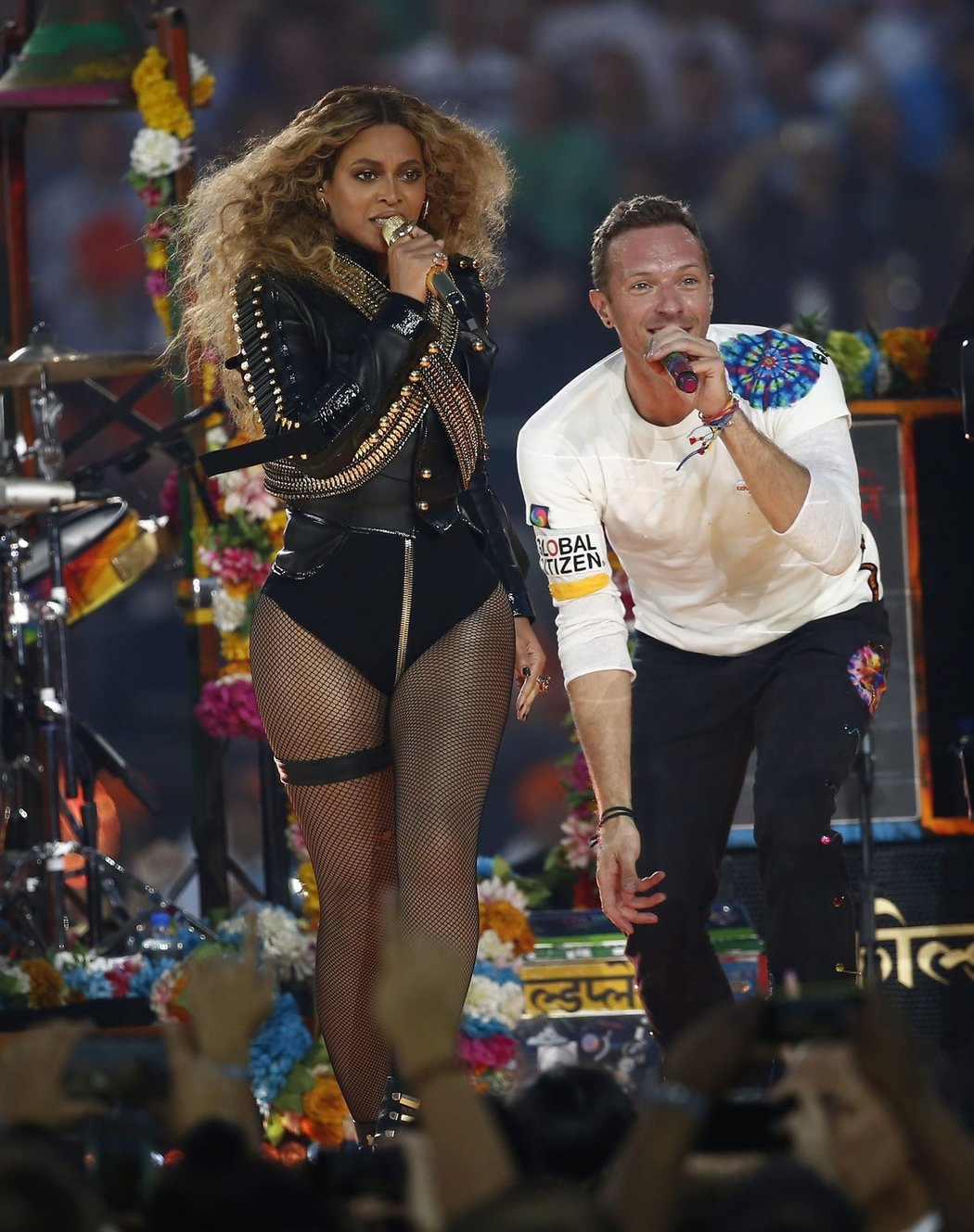 Nuda to na Super Bowlu nebyla ani o přestávce. V akci Beyoncé a Chris Martin z Coldplay