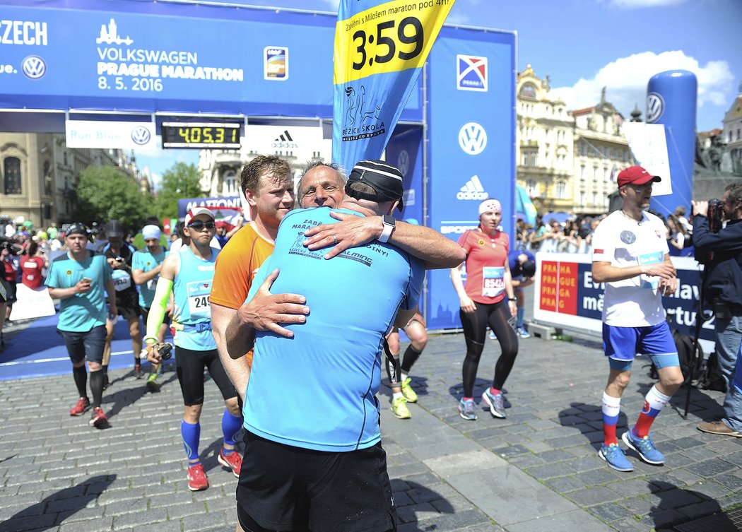 Miloš Škorpil, patron aplikace Superlife, připravoval 20 amatérů na maraton pod 4 hodiny. Náročný cíl nakonec splnila třetina běžců.