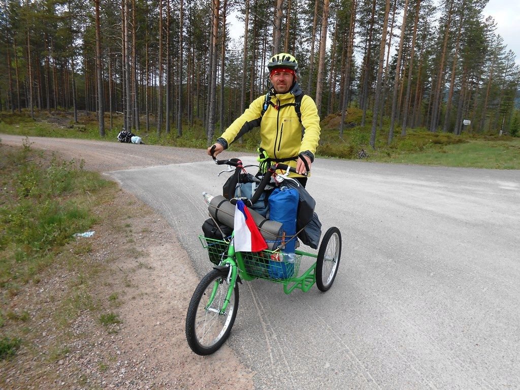 Zdeněk Valenta na koloběžce projel Skandinávii, teď má v plánu překonat legendární ironmanský závod