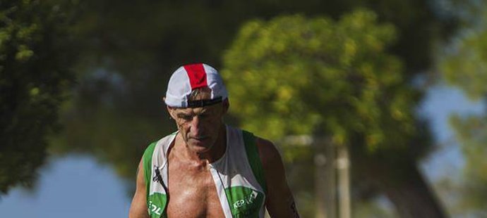 Miloslav Bayer od roku 1982 absolvoval 124 závodů na ironmanské distanci (1,8 km plavání – 180 km na kole – 42,2 km běhu) a bezpočet závodů na kratší vzdálenosti.