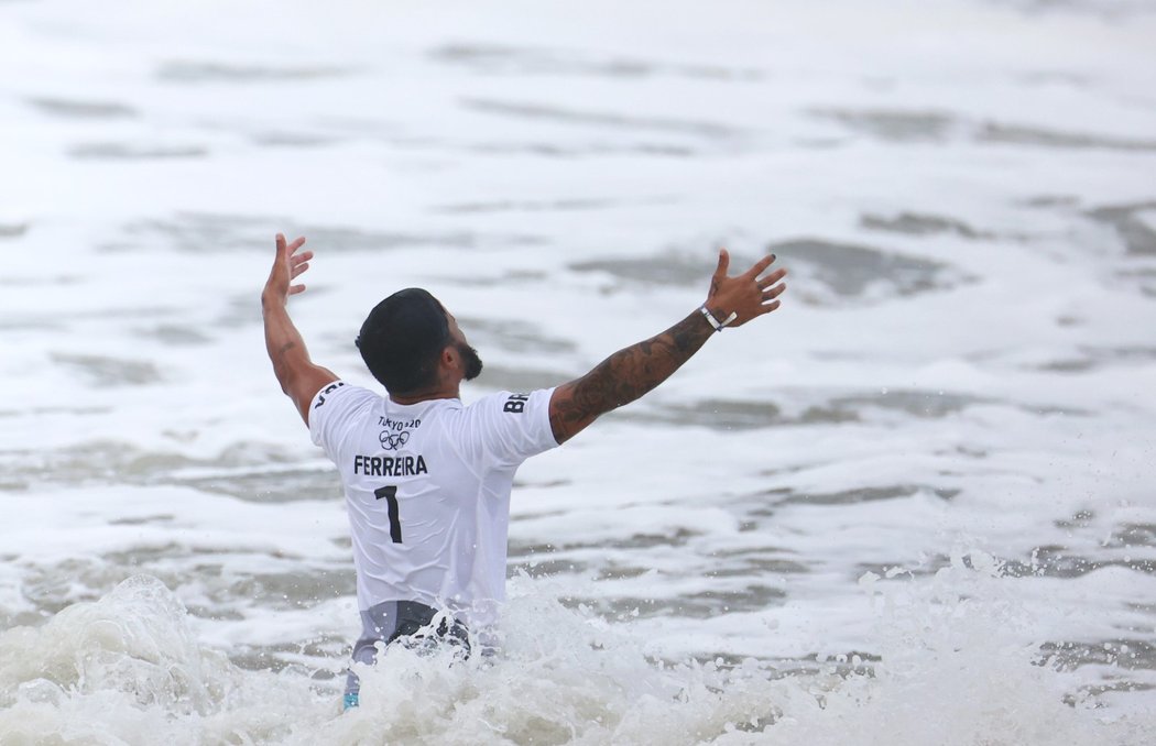 Surfařské zlato vybojoval Brazilec Italo Ferreira