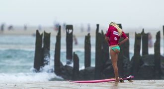 FOTO: Pánové, pozor! Toto jsou nejkrásnější surfařské prdelky světa