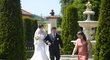 Nevěsta přichází do kaple zámku v Jemnici
