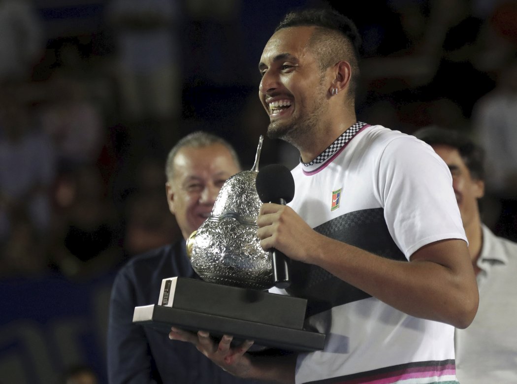 Vítěz! Nick Kyrgios slaví pátý titul v kariéře