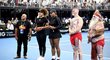 Naomi Ósakaová a Serena Williamsová si zahrály před čtyřmi tisícovkami diváků