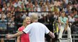 Legendární tenisový pár se po utkání vřele objímal