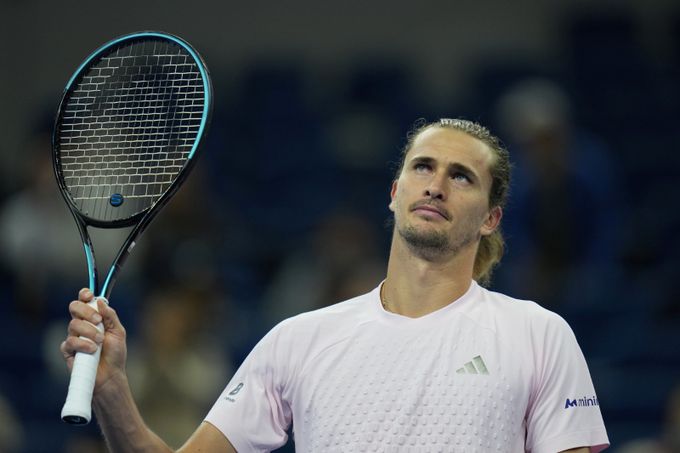 Zverev vyvolal skandál. Přišel pozdě a měl vyhnat soupeře z kurtu. Šikana, zuří fanoušci Zverev vyvolal skandál. Přišel pozdě a měl vyhnat soupeře z kurtu. Šikana, zuří fanoušci