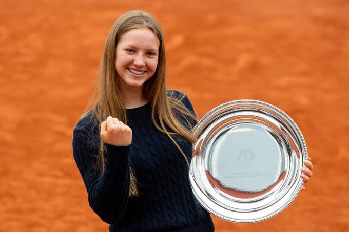 Houslistka s raketou: kdo je šampionka Roland Garros, která se stane Češkou Houslistka s raketou: kdo je šampionka Roland Garros, která se stane Češkou