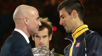 Djokovič v Římě padl a oznámil, že mu bude radit Andre Agassi!