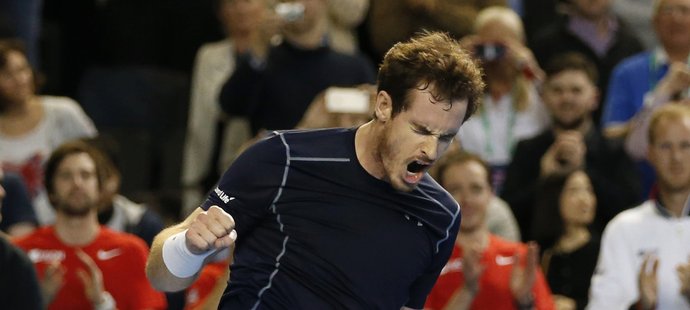 Andy Murray se raduje po výhře nad Japoncem Keiem Nišikorim