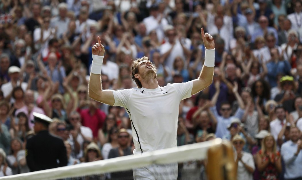 Andy Murray slaví svůj druhý wimbledonský titul