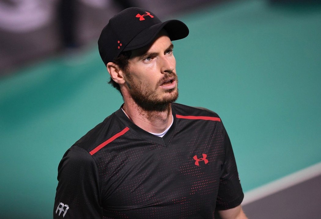 Andy Murray odložil po půlroční zdravotní pauze vstup do sezony.