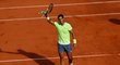 Rafael Nadal si v osmifinále French Open poradil ve třech setech s Argentincem Londerem
