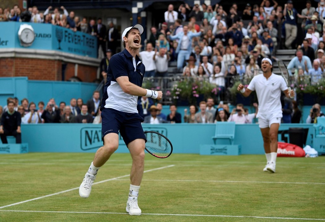 Radost vítězného páru Andy Murray/Feliciano López