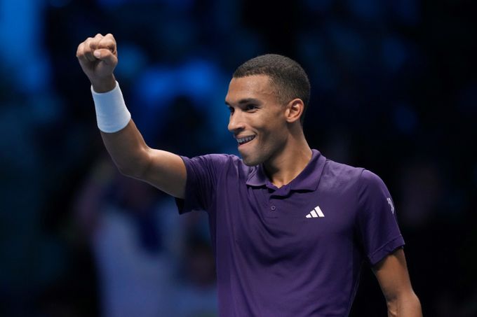 Auger-Aliassime urval na Turnaji mistrů postup do semifinále, Sinner jde dál bez ztráty setu Auger-Aliassime urval na Turnaji mistrů postup do semifinále, Sinner jde dál bez ztráty setu