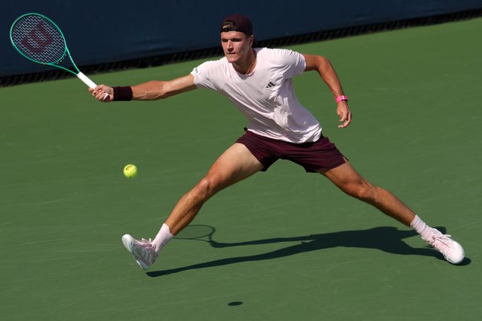 US Open ONLINE: Menšík v souboji o osmifinále. Bartůňková s Bouzkovou na turnaji končí US Open ONLINE: Menšík v souboji o osmifinále. Bartůňková s Bouzkovou na turnaji končí